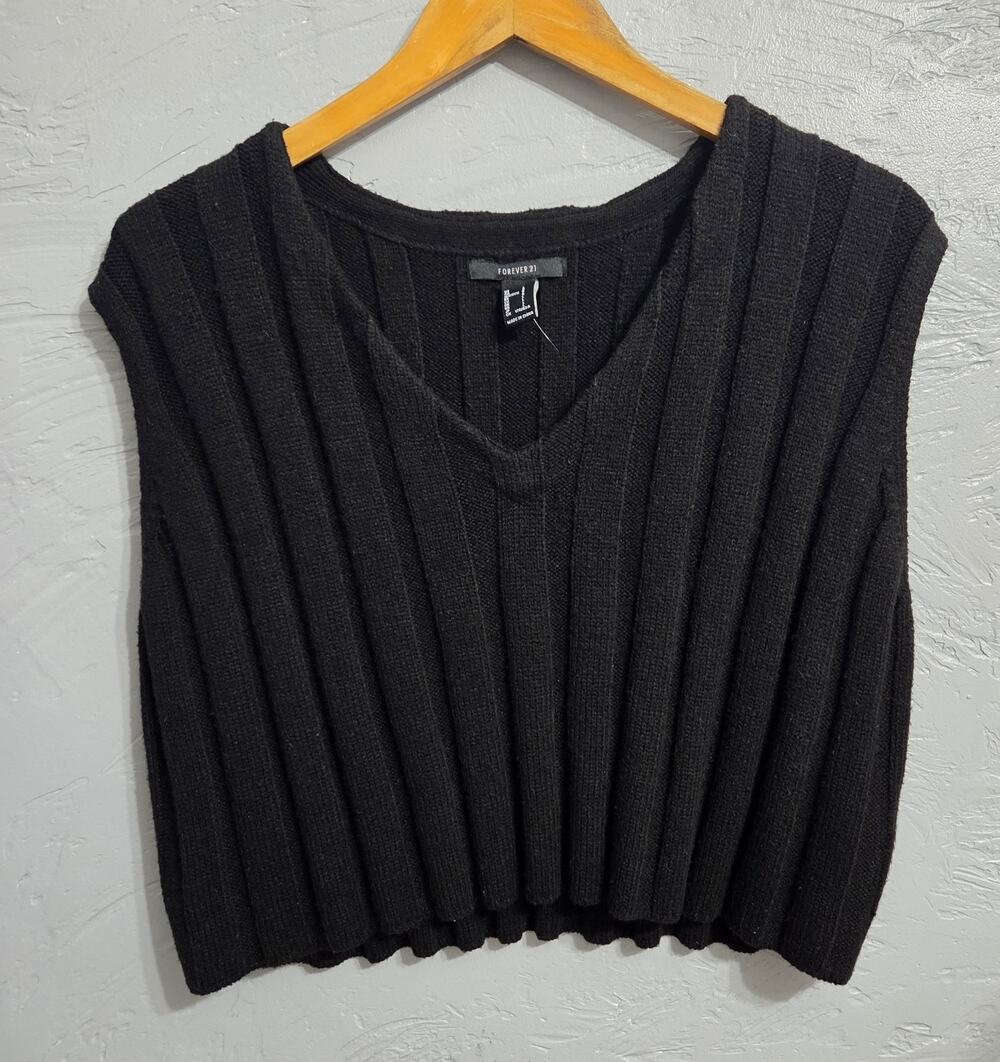 Forever 21 Black Sweater Vest Woman's Size Large